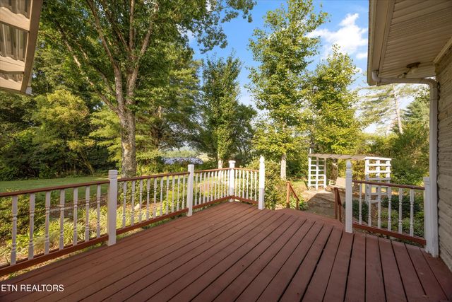 2992 Knoxville Hwy, Wartburg, TN 37887