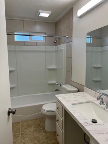 726 N Mooney Boulevard, Visalia, CA 93291