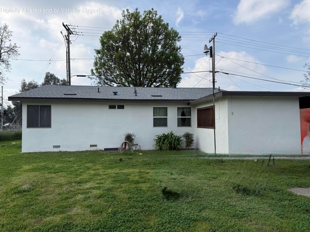 726 N Mooney Boulevard, Visalia, CA 93291