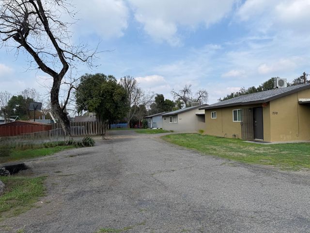 726 N Mooney Boulevard, Visalia, CA 93291