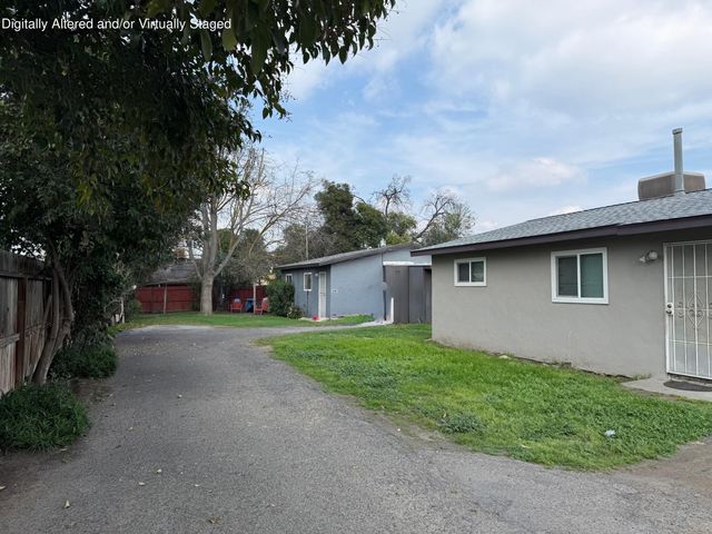 726 N Mooney Boulevard, Visalia, CA 93291