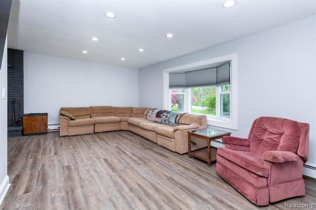 1337 Haines Road, Lapeer, MI 48446