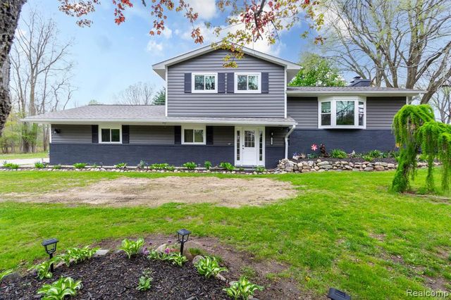 1337 Haines Road, Lapeer, MI 48446