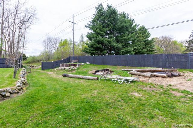 1337 Haines Road, Lapeer, MI 48446