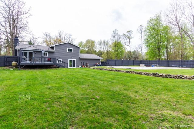 1337 Haines Road, Lapeer, MI 48446