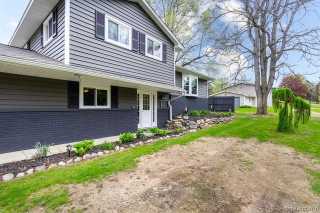 1337 Haines Road, Lapeer, MI 48446