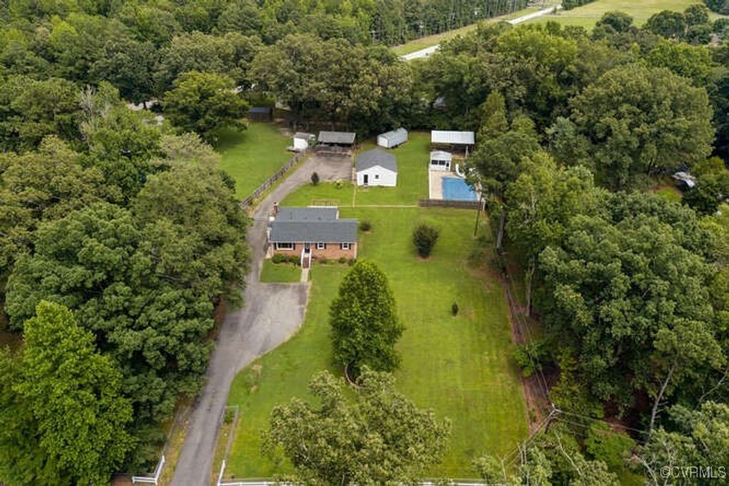 19011 Matoaca Rd, South Chesterfield, VA 23803