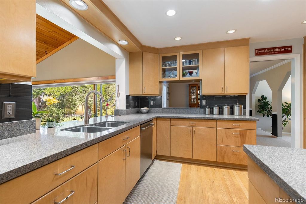 Image 10 of property listing at 9931 E Ida Place, Greenwood Village, CO 80111
