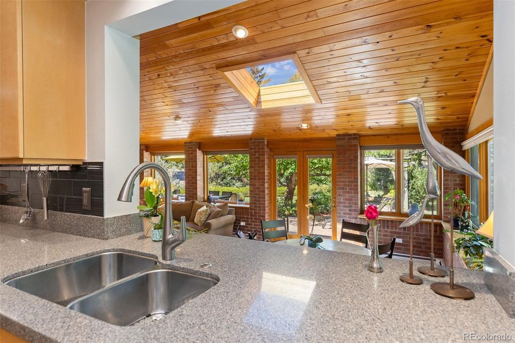 Image 11 of property listing at 9931 E Ida Place, Greenwood Village, CO 80111