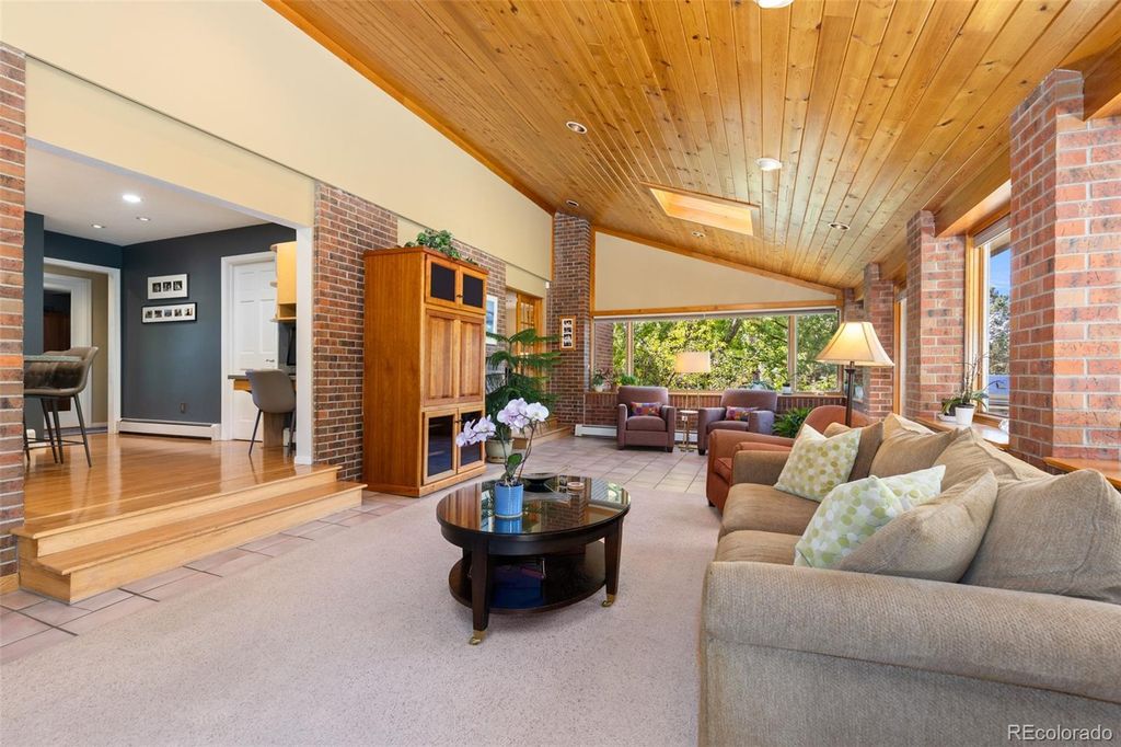 Image 12 of property listing at 9931 E Ida Place, Greenwood Village, CO 80111
