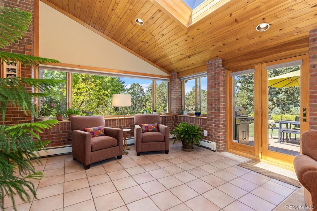 Image 13 of property listing at 9931 E Ida Place, Greenwood Village, CO 80111