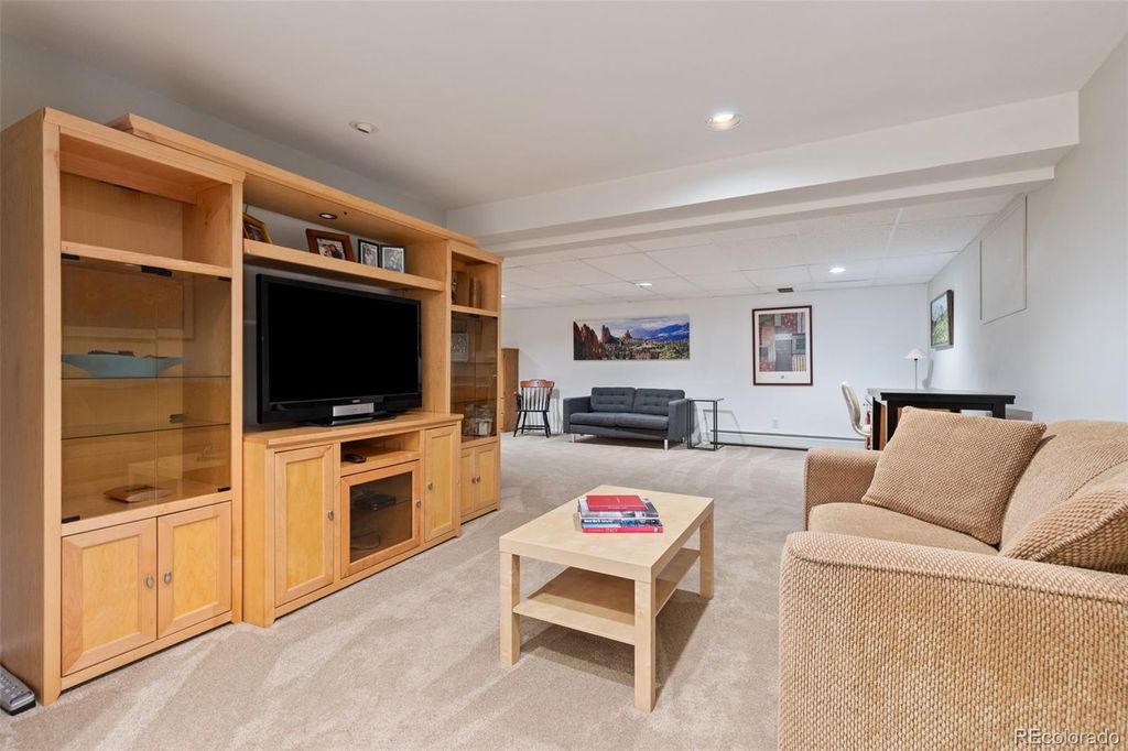 Image 35 of property listing at 9931 E Ida Place, Greenwood Village, CO 80111