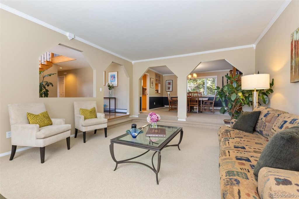 Image 6 of property listing at 9931 E Ida Place, Greenwood Village, CO 80111