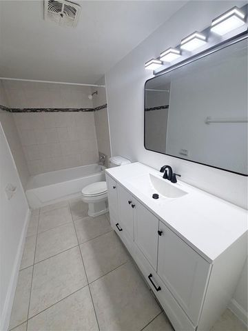 925 W OAK RIDGE ROAD 925C, Orlando, FL 32809