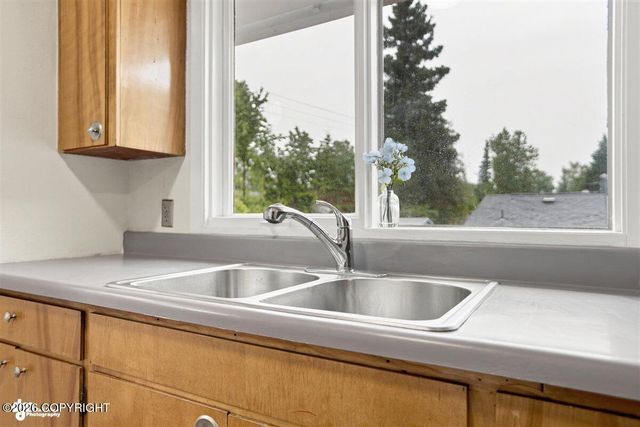4256 Ross Court, Anchorage, AK 99508