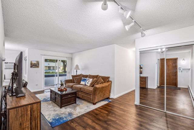 1331 W 82nd Street A, Bloomington, MN 55420
