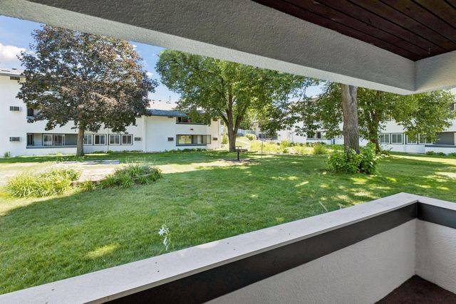 1331 W 82nd Street A, Bloomington, MN 55420
