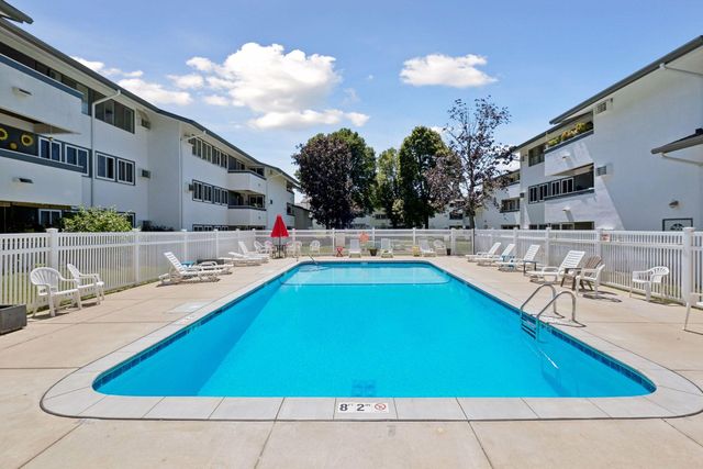 1331 W 82nd Street A, Bloomington, MN 55420