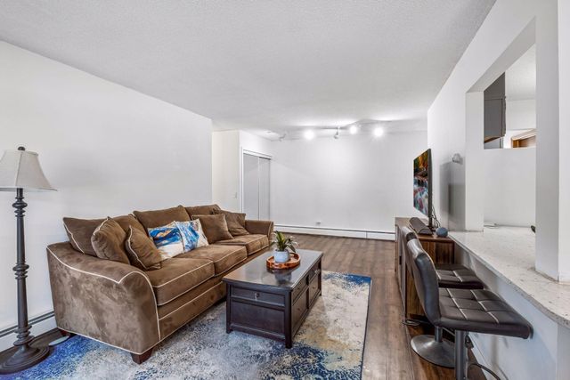 1331 W 82nd Street A, Bloomington, MN 55420