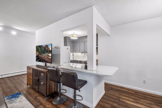 1331 W 82nd Street A, Bloomington, MN 55420