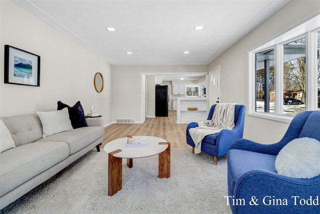 568 Greenfield Street, Coopersville, MI 49404