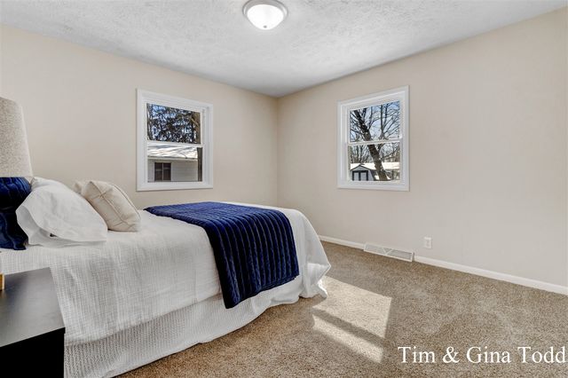 568 Greenfield Street, Coopersville, MI 49404