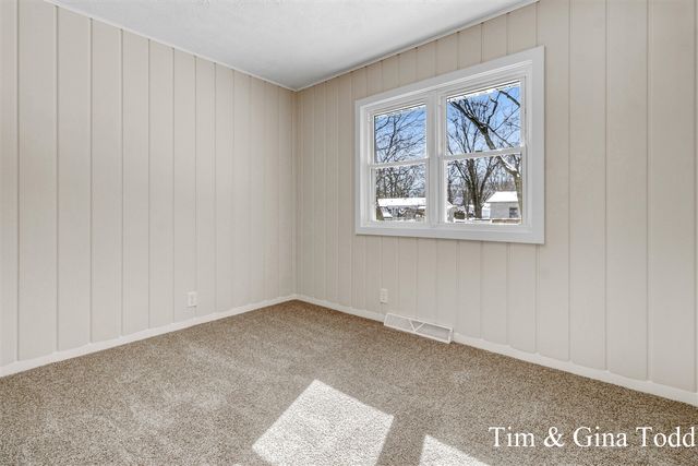 568 Greenfield Street, Coopersville, MI 49404