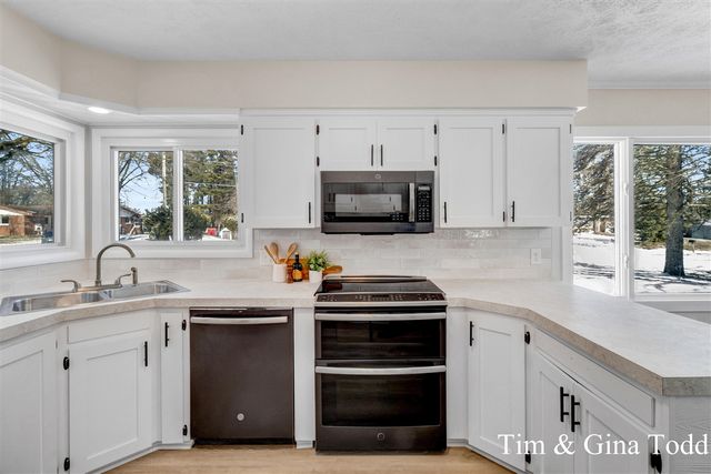 568 Greenfield Street, Coopersville, MI 49404