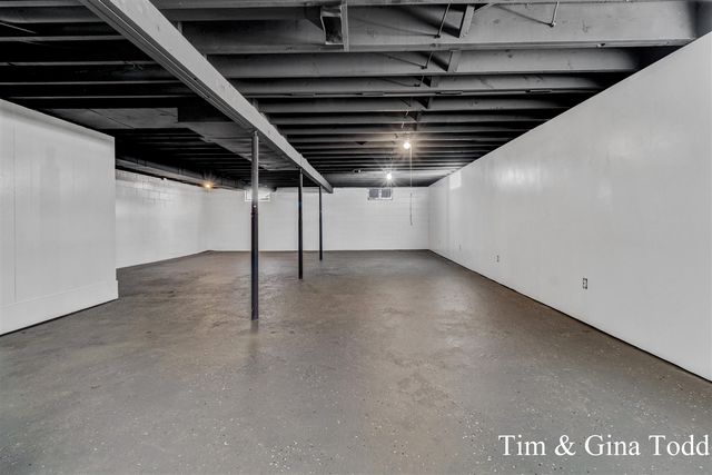 568 Greenfield Street, Coopersville, MI 49404