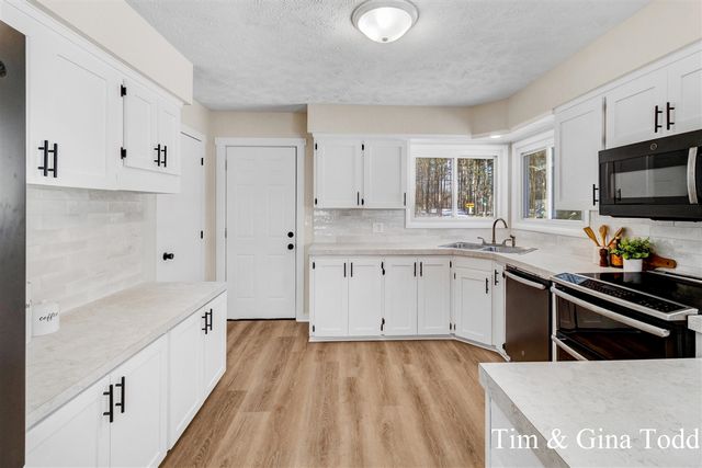 568 Greenfield Street, Coopersville, MI 49404