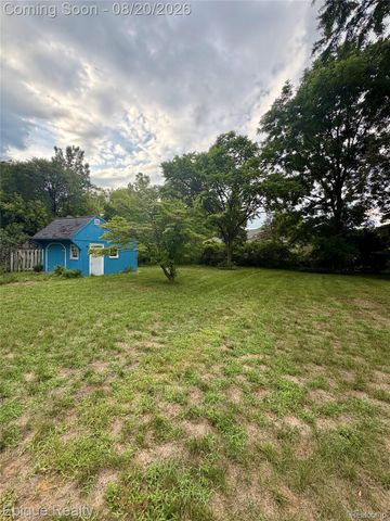 8484 Wesley Drive, Flushing Charter Township, MI 48433