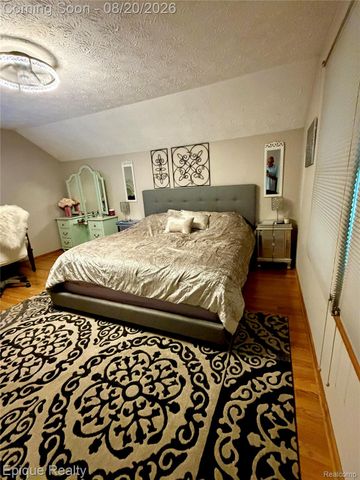 8484 Wesley Drive, Flushing Charter Township, MI 48433