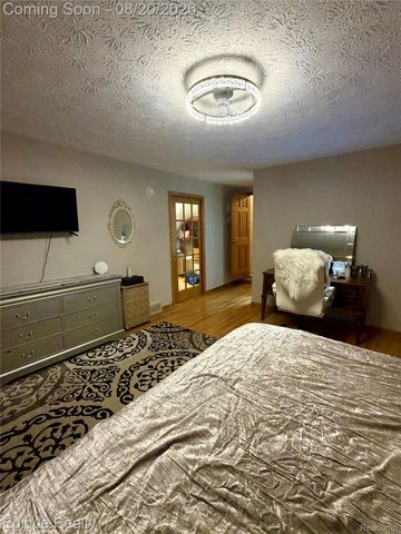 8484 Wesley Drive, Flushing Charter Township, MI 48433