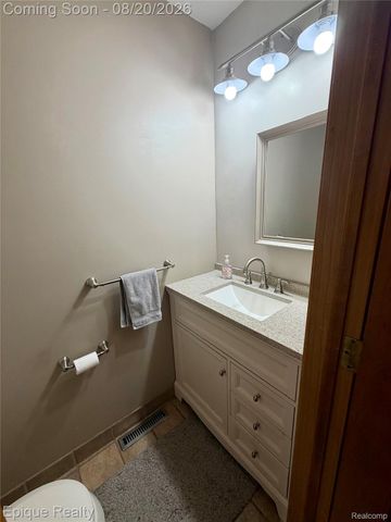 8484 Wesley Drive, Flushing Charter Township, MI 48433