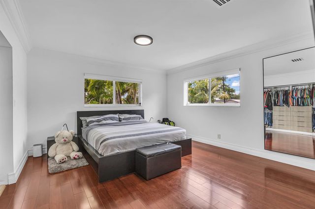 11821 NW 6th Court, Plantation, FL 33325