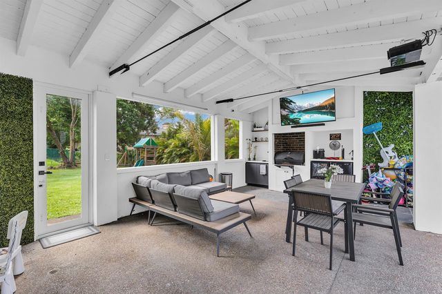 11821 NW 6th Court, Plantation, FL 33325