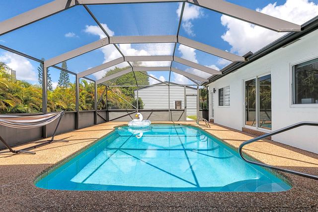 11821 NW 6th Court, Plantation, FL 33325