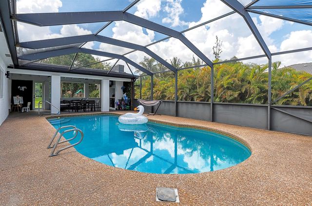 11821 NW 6th Court, Plantation, FL 33325
