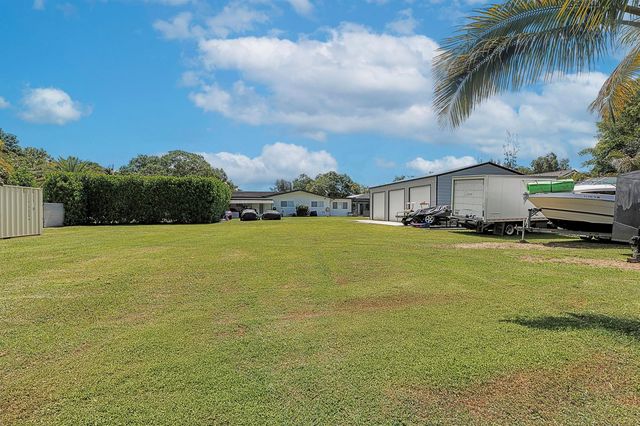 11821 NW 6th Court, Plantation, FL 33325