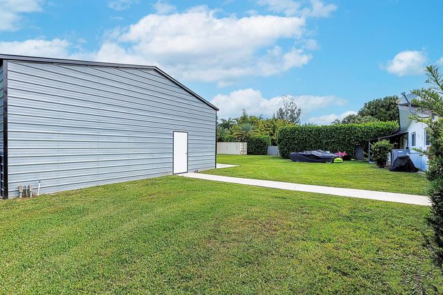 11821 NW 6th Court, Plantation, FL 33325