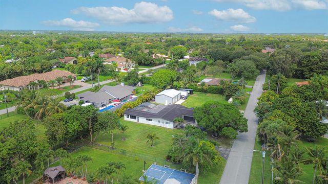 11821 NW 6th Court, Plantation, FL 33325