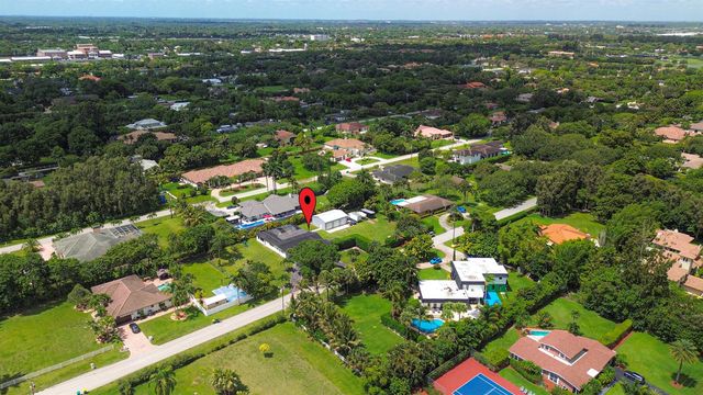 11821 NW 6th Court, Plantation, FL 33325