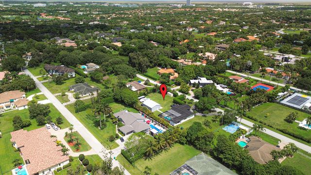 11821 NW 6th Court, Plantation, FL 33325