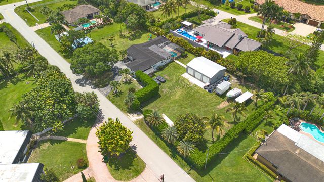 11821 NW 6th Court, Plantation, FL 33325