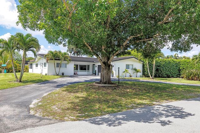 11821 NW 6th Court, Plantation, FL 33325