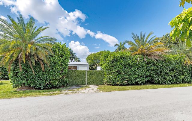 11821 NW 6th Court, Plantation, FL 33325