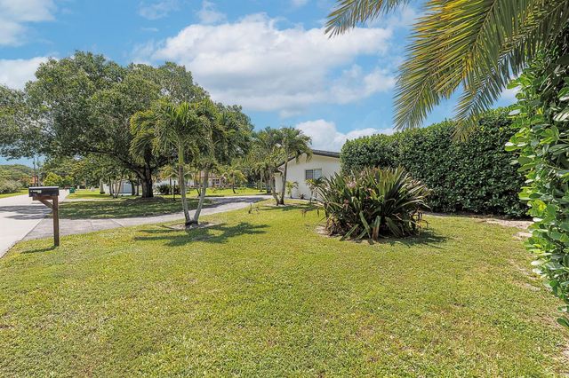 11821 NW 6th Court, Plantation, FL 33325