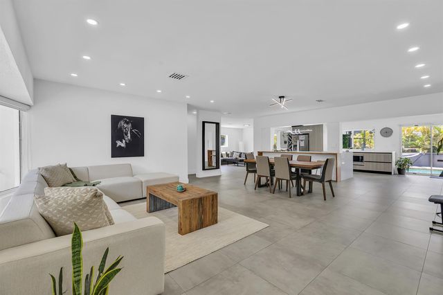 11821 NW 6th Court, Plantation, FL 33325