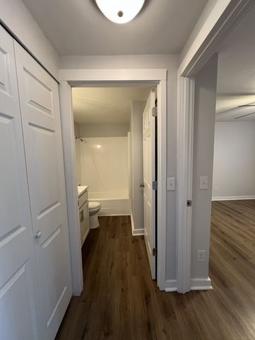 2421 Madison St Apt 13, Clarksville, TN 37043