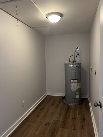 2421 Madison St Apt 13, Clarksville, TN 37043